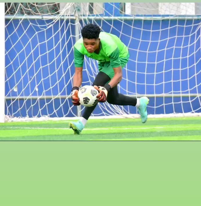 Agbana7's tweet photo. My pride @sportingshina https://t.co/RczoNhxk6i