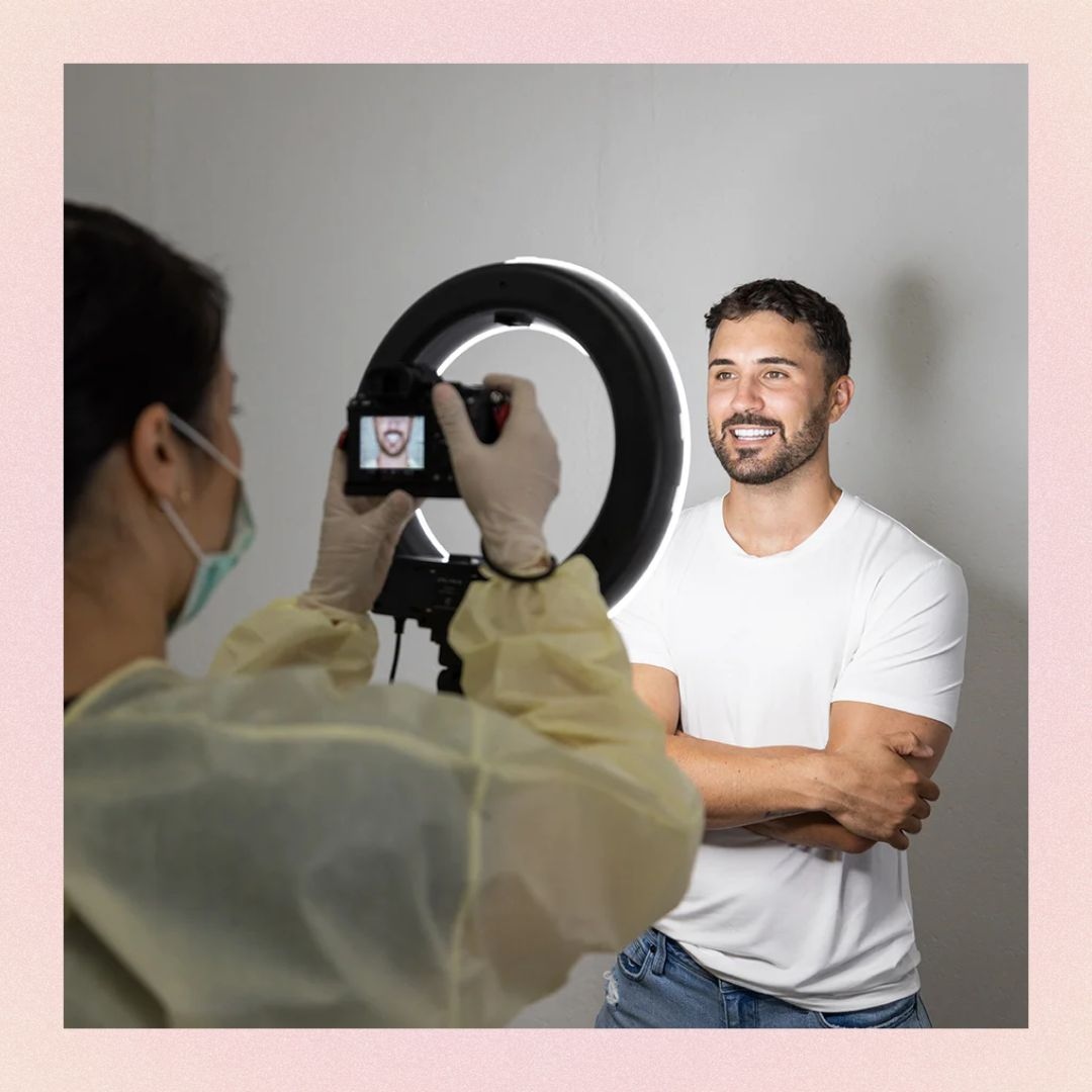 spectrumbrand_'s tweet photo. Compact, lightweight and battery compatible, our 13" Mini Pearl III Ring Light is designed to glow wherever you go. Even in low light conditions, get that stunning effortless shadowless clean spread of light✨

SHOP HERE: https://t.co/Ts0xNT6NnR

#beautylighting https://t.co/ZcWkrVBgDg