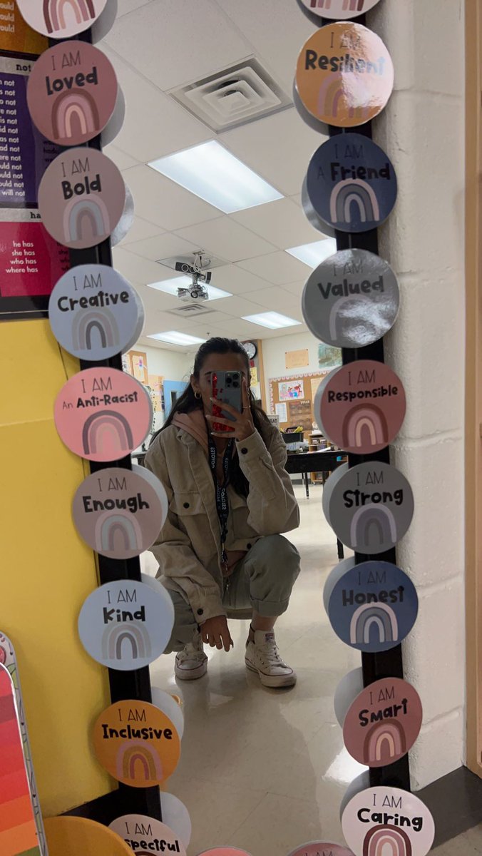 “Ms. P you should take a picture with our affirmation mirror” 🫶🏻 Loved this amazingg idea!!! 🤩🤩 <a href="/castleoaksps/">Castle Oaks PS</a> <a href="/TheStorto/">Ms.Storto 👩🏻‍🏫 (she/her)</a> #teachertwitter #PositiveVibes