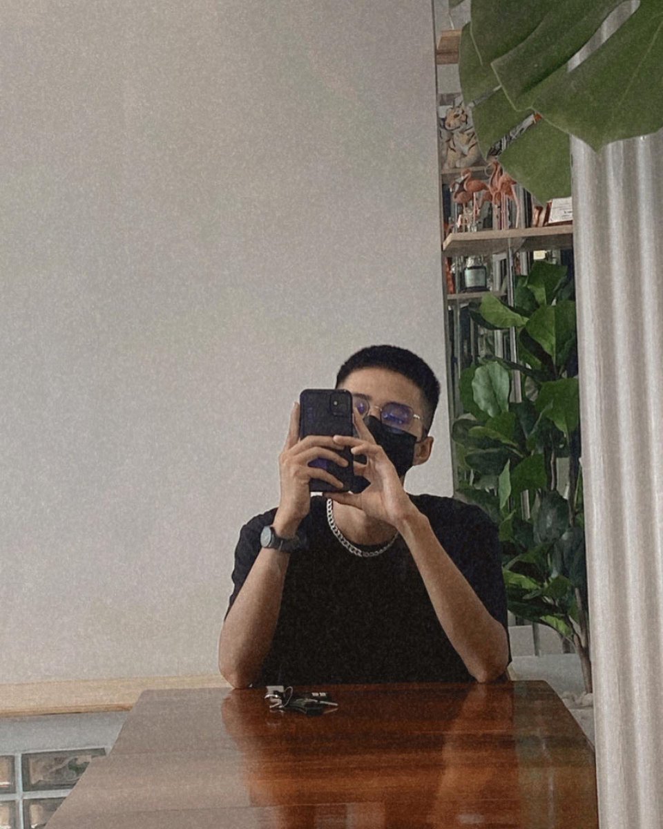 XUNYO2's tweet photo. โสด เหงา 🖤 #กาญจนบุรี https://t.co/9YWpecasr0
