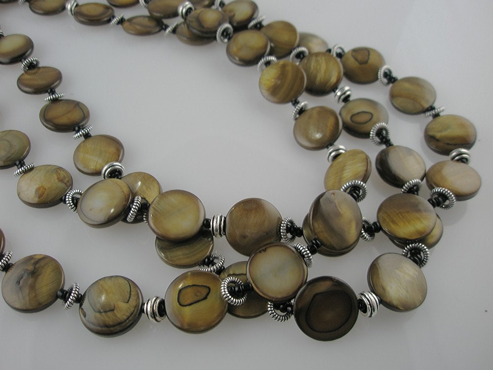 stoneberri's tweet photo. Multi Strand Brown and Black Mother of Pearl Necklace Beads Mix with Sterling Silver Long Adjustable https://t.co/6ZpdeLRQWF #Etsy #Stoneberri #BrownNecklace https://t.co/SD7ktS7bor