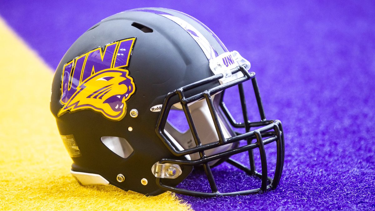 ja1ensmith1's tweet photo. Blessed to receive a D1 offer Northern Iowa!!! @CoachJoeGanz @ByronGettis @OFallonFootball @KJAY_KJAY @OTHSFBDC https://t.co/6vIxpTXnKu