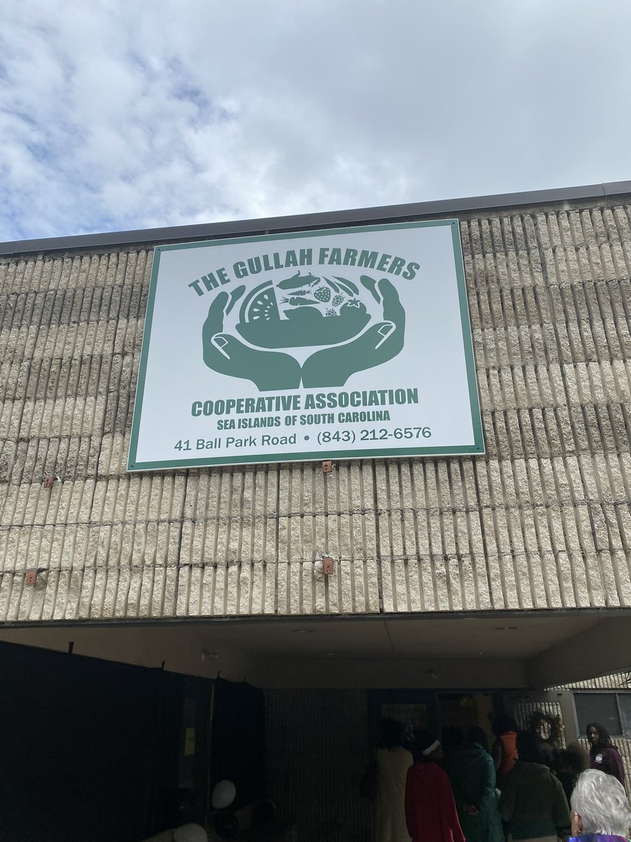 Supporting my amazing student at the unveiling of her artwork at The Gullah Farmers Cooperative Association’s building👏🏽👏🏽