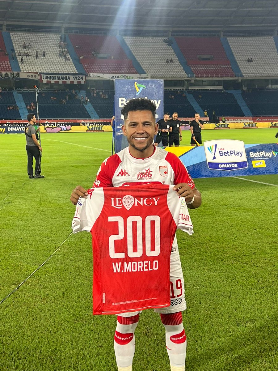 Wilsonmorelo19's tweet photo. 200 partidos con el amor de mi vida ⁦@SantaFe⁩ gracias Jesús te amo, si gran creyendo mi gente la Santa FE esta intacta.❤️🦁 https://t.co/UuwF74m3lr