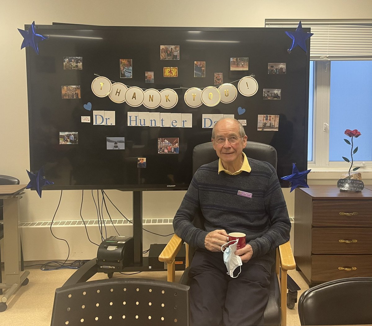 AlexThomasUK's tweet photo. Celebrating our much loved BATUS Dr Hunter with a surprise ’Dr Hunter Appreciation Day’ today. Eight years working at BATUS and almost 50 years practicing as a doctor. The dedication to the job &amp; care for his patients and team is unprecedented 🇨🇦🍁 #britisharmy #defence #batus https://t.co/fZoYwZ0w6K