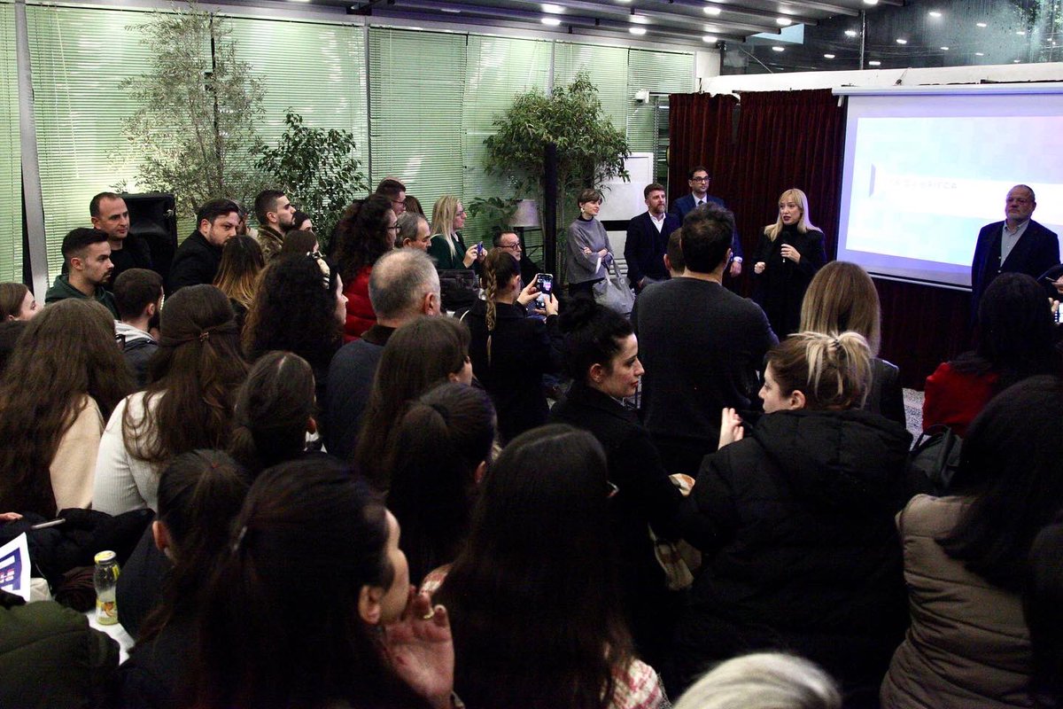 Me <a href="/CIHEAMBari/">CIHEAM Bari</a>, në mbështetje të projektit që <a href="/mbzhral/">Ministria e Bujqësisë dhe Zhvillimit Rural</a>, “Food4Health", prezantuam trajnimin katër mujor për 30 të rinj pranë CIHEAM Bari për aftësitë digjitale.

Më tepër informacion mbi detajet e aplikimit i gjeni në linkun: iamb.it/en/news_and_ev…