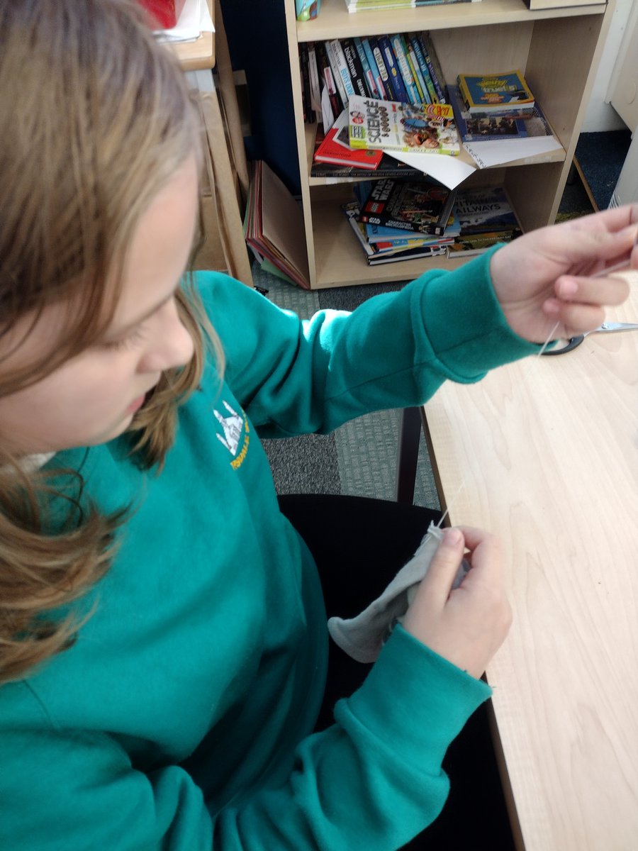 RiversdalePS's tweet image. Garnet have been busy with our sewing kits as we repair, modify and Make Do and Mend! Using @ClassOfMrP &apos;s holey trousers and this WW2 Home Front initiative as inspiration we got to work running stitches, and enjoying this important skill. #RiversdalePS