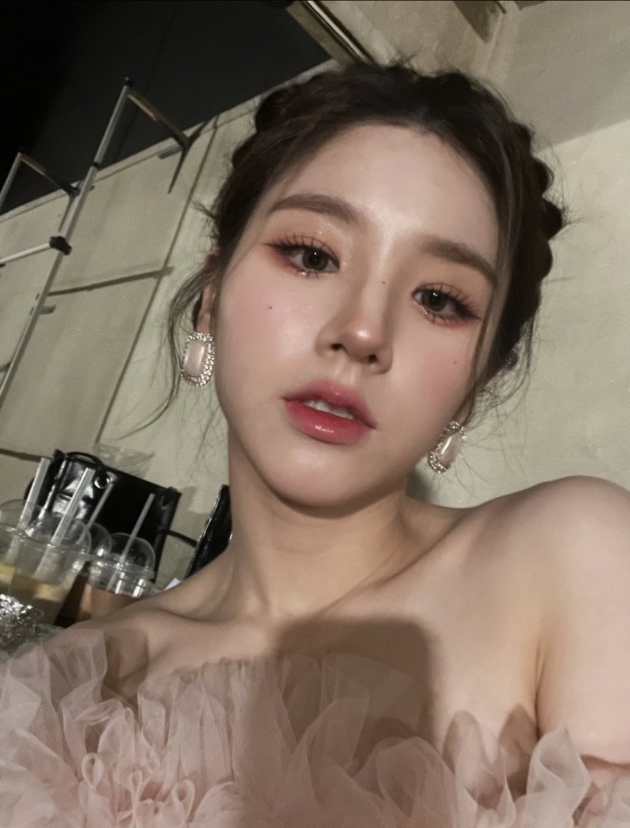 1019_01's tweet photo. [221124] 🐰💌
- 3:43PM KST https://t.co/juPIzVPIAq