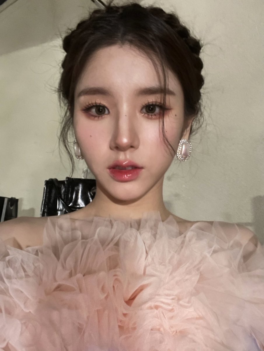 bestofheejin's tweet photo. princess heejin ° . ☆ https://t.co/ULTWCgpcQT