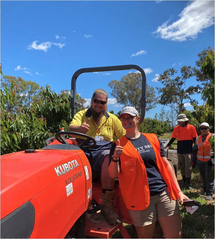 KoalaCherries's tweet photo. Our team at Yarroweyah are pretty happy to see the sunshine today!

#WorkKoalaCherries #allabouttaste #farmlife #lovewhereyoulive #australiancherries https://t.co/haRjS8vLqn