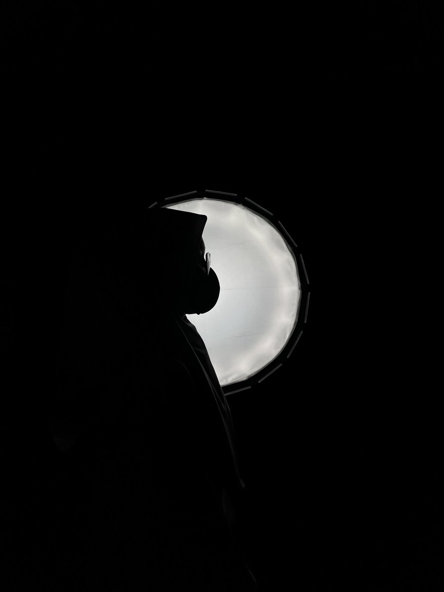 CharleenCreates's tweet photo. My Yr8 Photography Enrichment students investigating light / shadow / contrast 
@HELPISKL #HELPISKL #his_learning https://t.co/vu2q5W5vWO