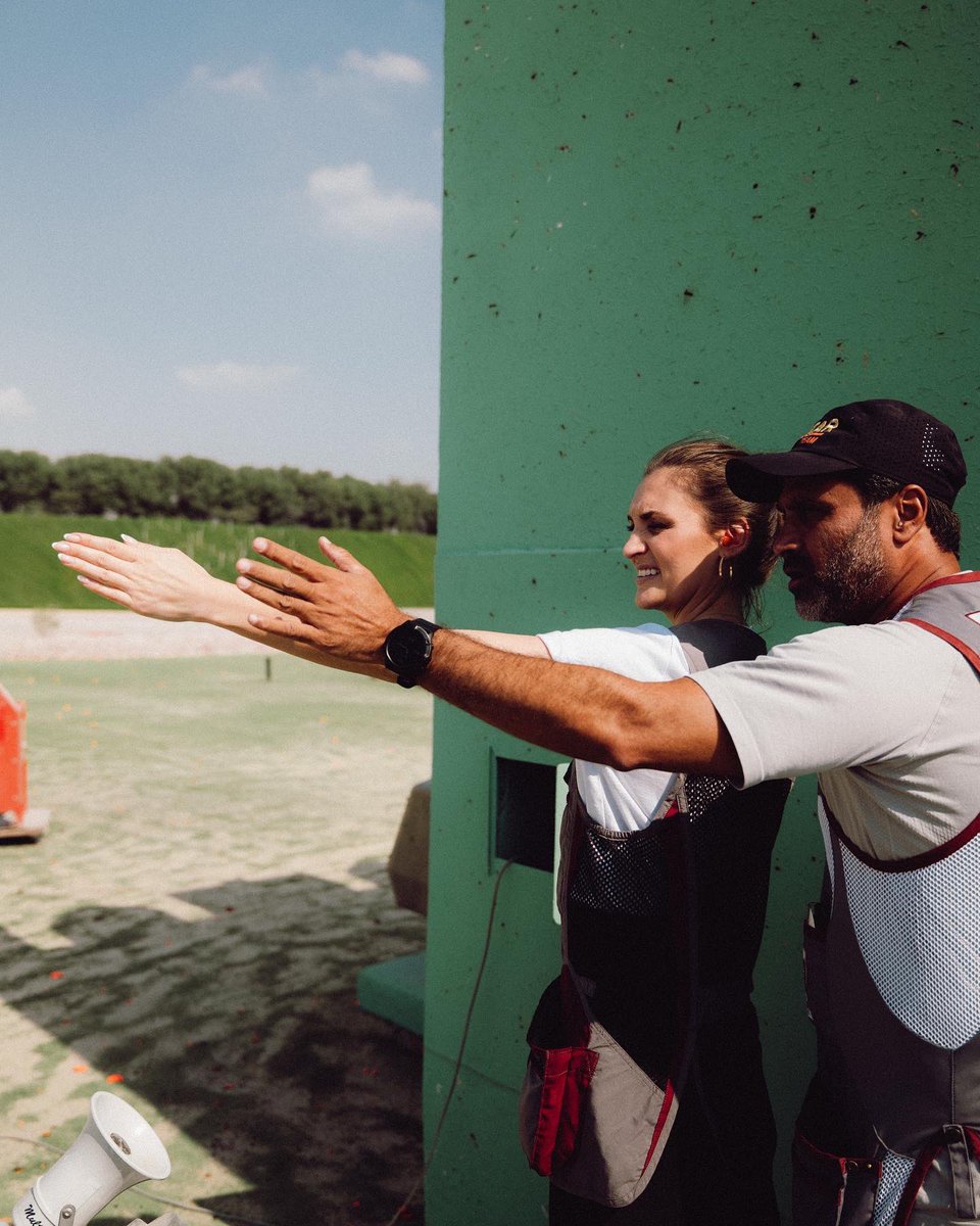 The first days in #Doha were exciting and challenging. Learned from the total champ <a href="/AlAttiyahN/">Nasser S Al Attiyah</a> and checked in with <a href="/Javi8martinez/">Javi Martínez</a>. 

Only a German win could’ve been better… 
#WorldcupQatar2022