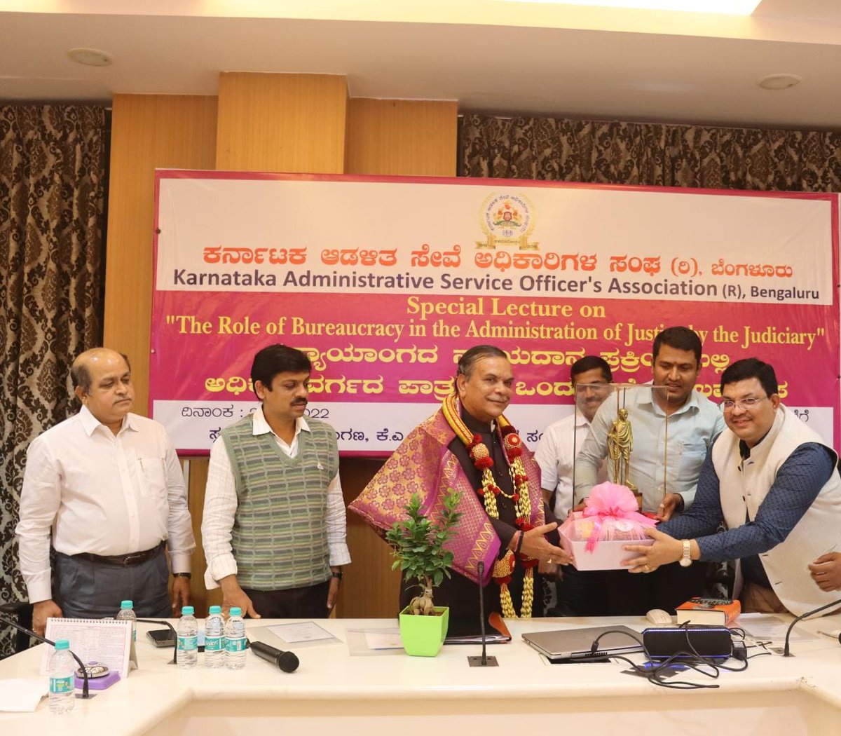 KasAssociation's tweet photo. My heartfelt thanks to all officers for making the success of  Seminar-3 Delivered by the Retired Honorable Justice N Kumar  Highcourt of Karnataka  On 23.11.2022 @ 5.30PM in KAS Officers' Association https://t.co/2a1Lqs0DHC