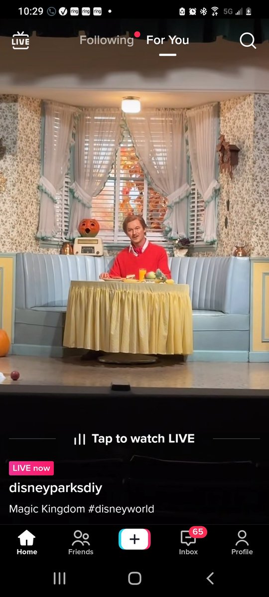 Vashtastic's tweet photo. This Disney ride is super creepy https://t.co/HldelLOGa7