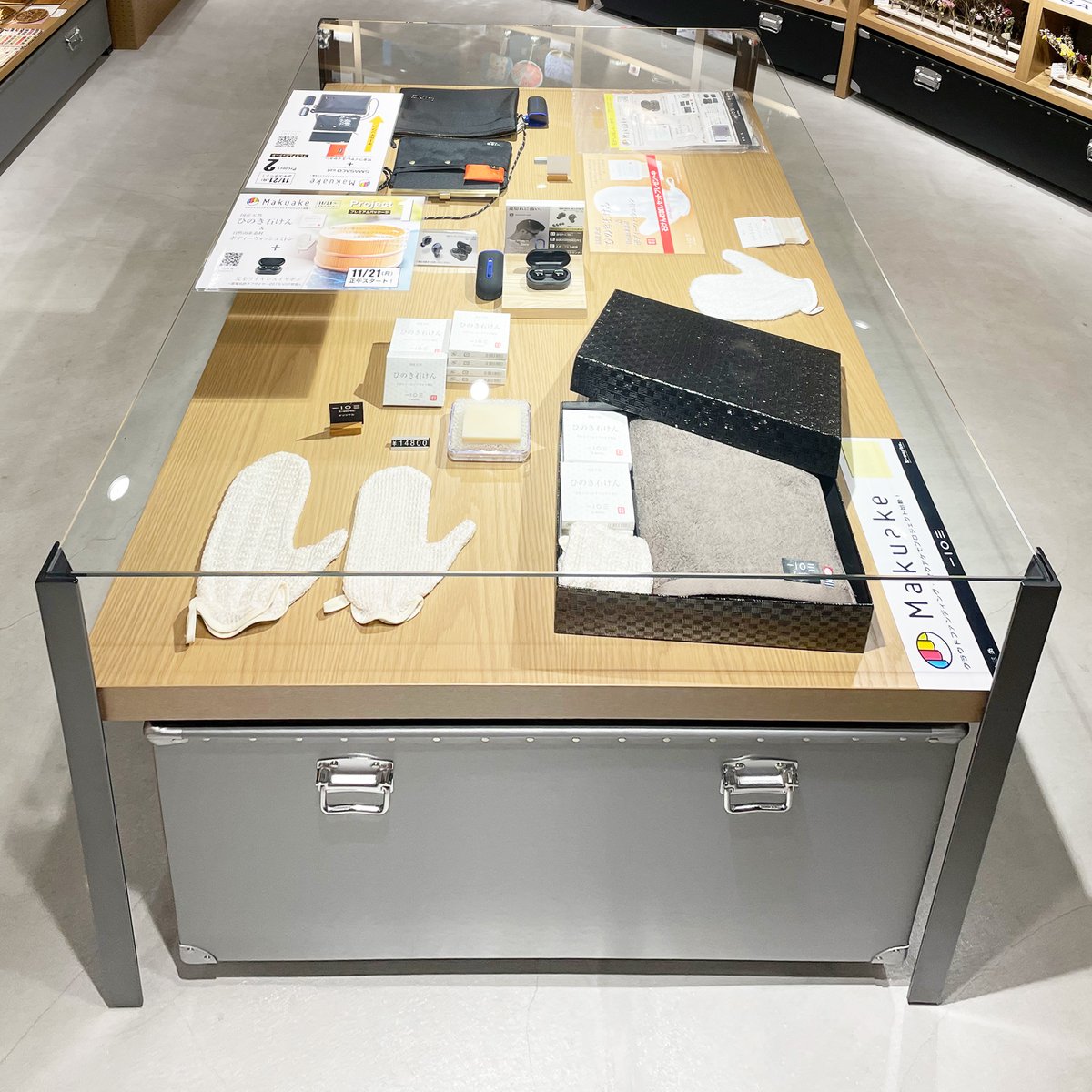 Kworks_kyoto's tweet photo. 京都三条寺町の「K-works.」の店舗にて、Makuakeの2プロジェクトの商品を展示中です。ぜひお立ち寄りください。

#makuake
#マクアケ
#ひのき石けん
#今治タオル
#ZEROAUDIO
#TWZ1000
#1周年
#Kworkskyoto https://t.co/2qYkqllcl1