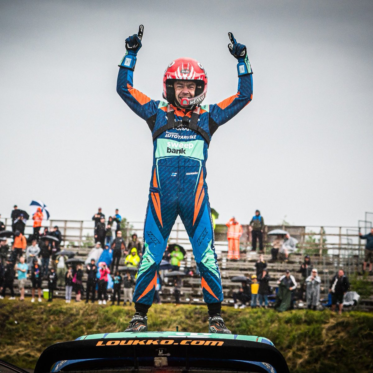 RalliSM's tweet photo. Upeita uutisia rallin ystäville - AKK Sports Oy ja Yle ovat solmineet mittavan televisiointisopimuksen koskien Ralli SM -sarjaa. Sopimus on kolmen vuoden mittainen ja kattaa vuodet 2023-2025 📺 

Lue lisää: https://t.co/0tyAWZVpQ5

#rallism #yleurheilu #smralli https://t.co/tY9jmGs5mA