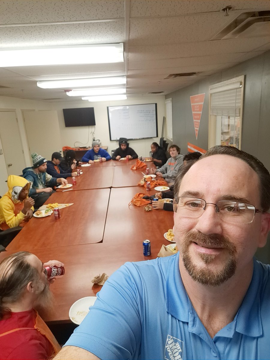 thdbailey1977's tweet image. Having some good food and good times with my Freight Team. This Team makes The Home Depot a great place to be a NOASM#1403