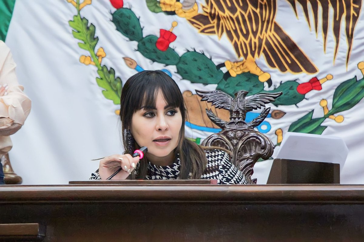 GloriaTapia_'s tweet photo. En apego a lo establecido en el Art. 115 de la Constitución Politica de los Estados Unidos Mexicanos en su párrafo quinto, votamos la desaparición del H. Ayuntamiento de Penjamillo y en sustitución se tomó protesta al Consejo Municipal que dará continuidad a la gobernabilidad. https://t.co/hULMHJLNjQ