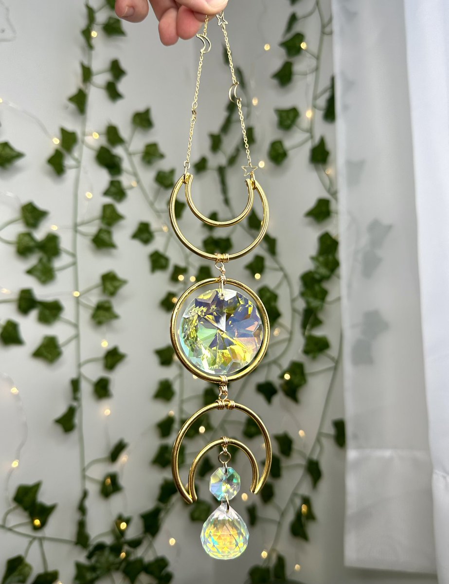 Moon Phases Sun Catcher now available 

✨🌘🌗🌖🌕🌔🌓🌒✨

monarchmoonart.com