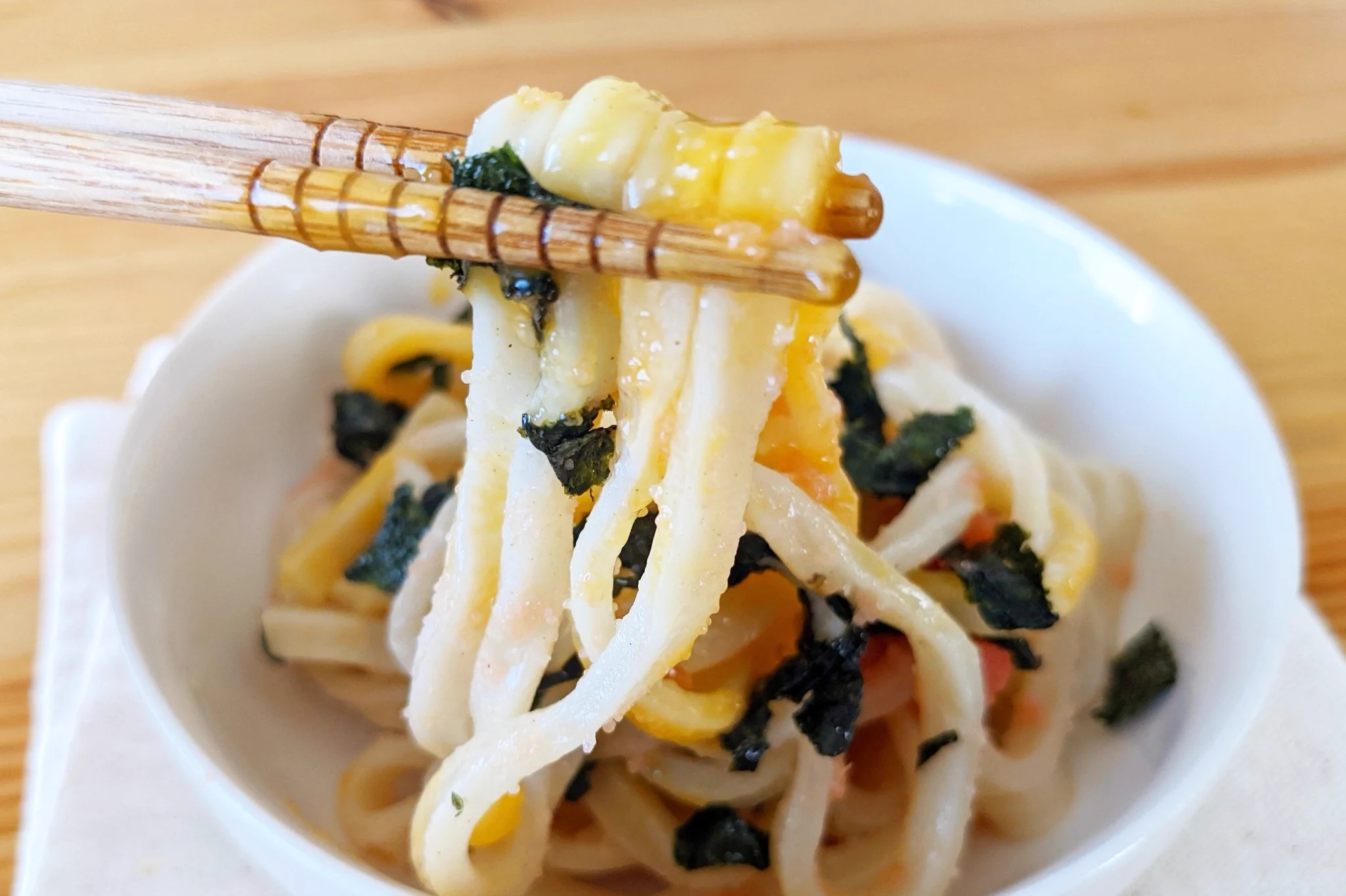 たらこの塩気がちょうど良い！ツルッと美味しい「たらこ油うどん」。