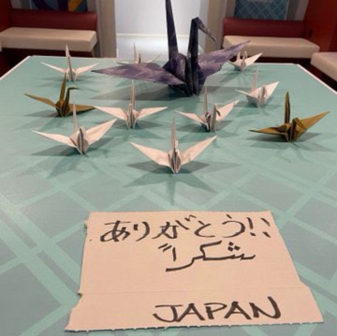 OriosDeportes's tweet photo. "MUCHAS GRACIAS". atte: Japón.

La Selección Nipona dejó impecable el vestuario y agradeciendo con figuras de origami, tras la victoria de hoy sobre Alemania. https://t.co/P4O6uSYwoj
