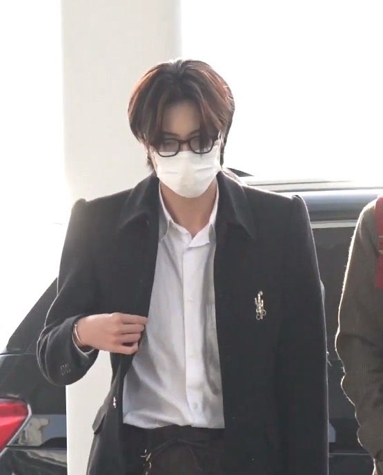 teume_moon's tweet photo. Haruto                             His luggage 
💣🖤🏴                          💗🎀🌸 https://t.co/jWhMmJp1IK