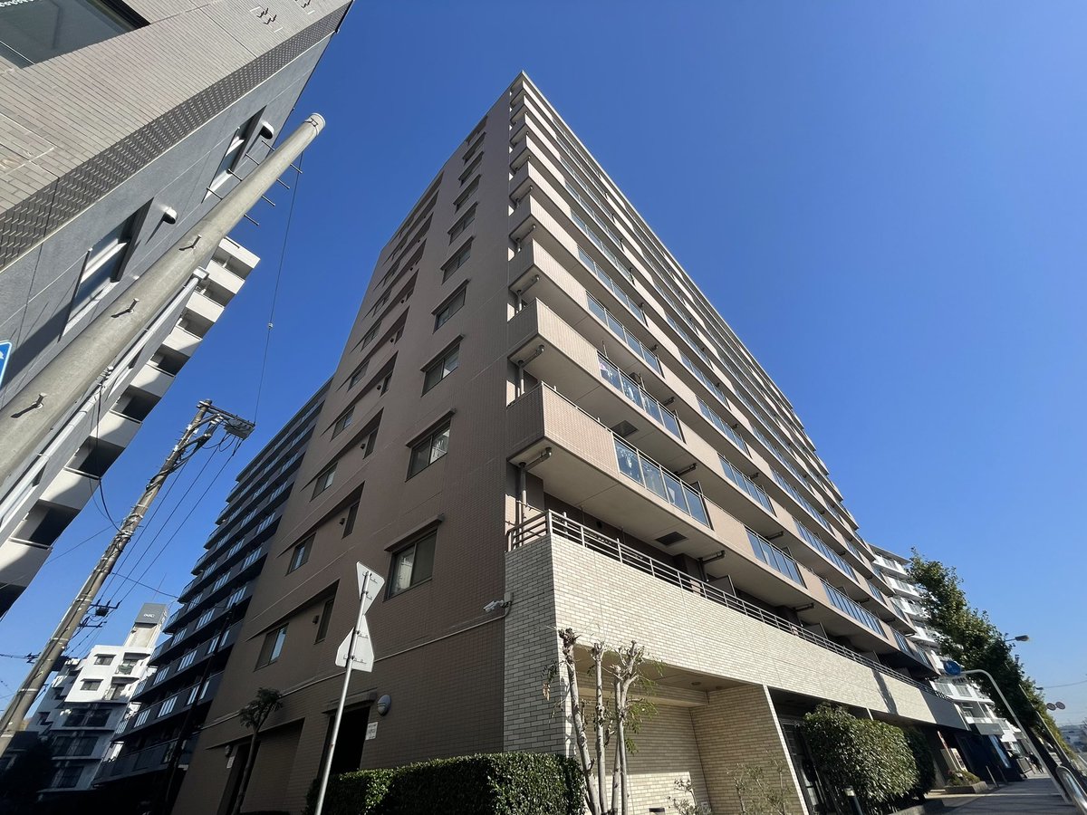 chikuwa_agent's tweet photo. こんな素敵な特大ルーフバルコニー付のお部屋に住んでみませんか？

#ルーフバルコニー　#風通し　#日当たり　#眺望　#横須賀　#分譲マンション　#竹輪式エージェント https://t.co/fqcs0nMAGX