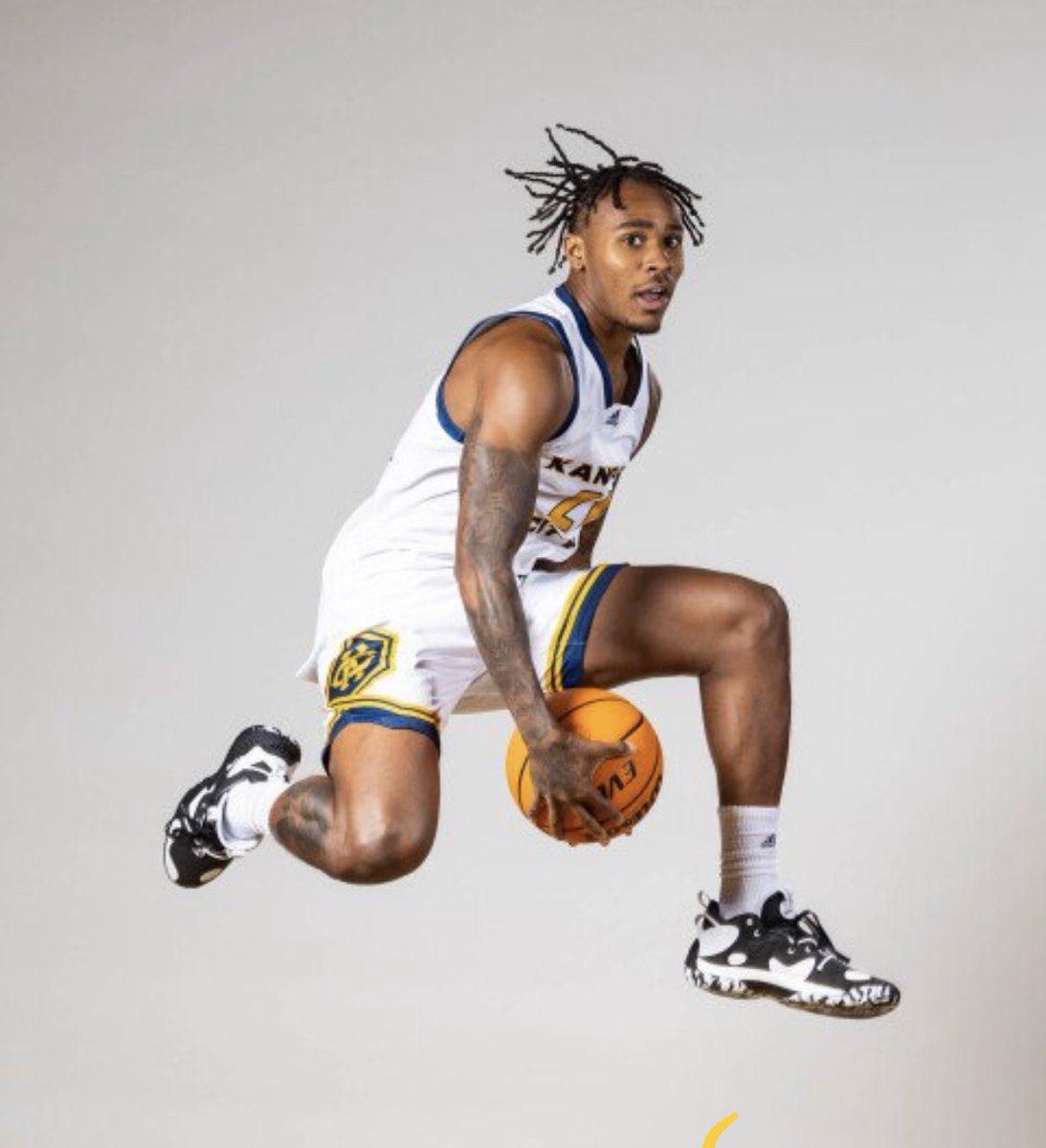 Coach Joe Esposito tweet media