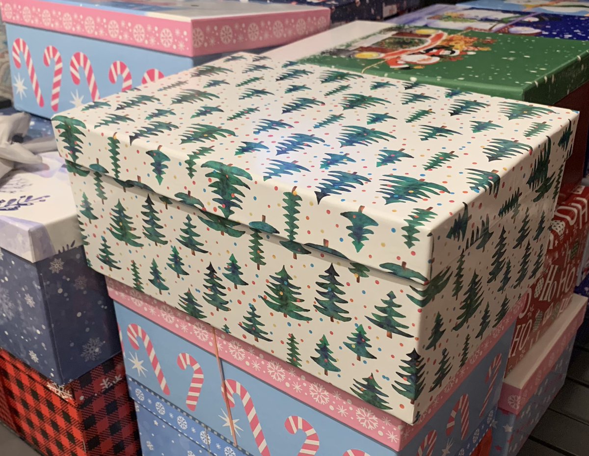 lstewy's tweet photo. … Ask and we shall receive!  THANK YOU, #HamOnt! 👏🏻👏🏻

These boxes are off to @NWCHAMILTON on Friday. 💛

✨@HamShoebox’s holiday drive runs until Dec 16th.  Shoeboxes or gift cards can be dropped off at a location below or a $$$ donation can be made at the link in my bio.✨ https://t.co/F7FfkL9Bk8