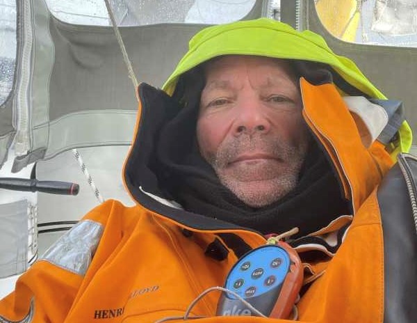 baiedemorlaix's tweet image. Après avoir chaviré, Gilles Buekenhout récupéré par un cargo
letelegramme.fr/voile/route-du…
@RouteDuRhum