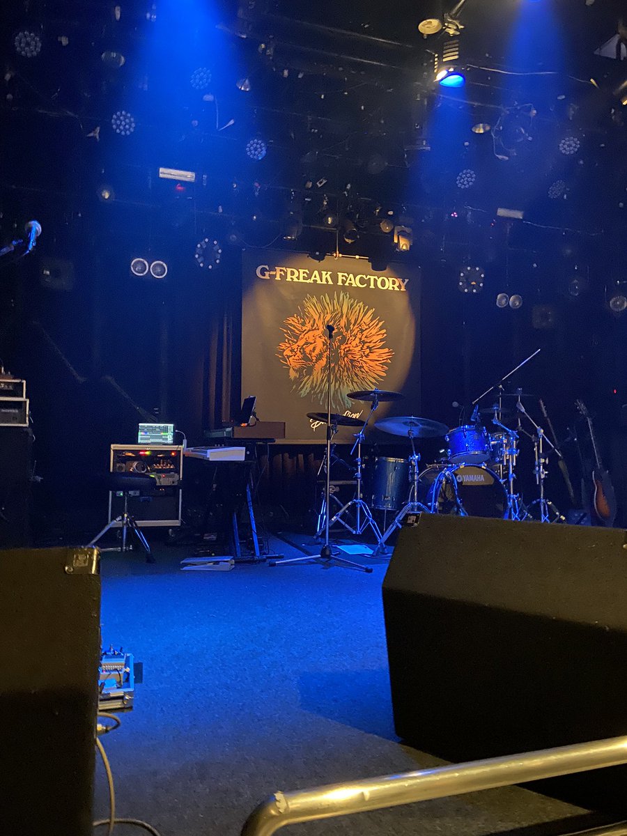 ____saya98's tweet photo. 昨日こちらでした。
久しぶりのライブハウス。
久しぶりのAZ。
うれしかったなぁ。。🥹
いつ見ても最高にかっこよかった🥹🥹

何年振りのツイートかな（笑） https://t.co/zWNrfMTnQN