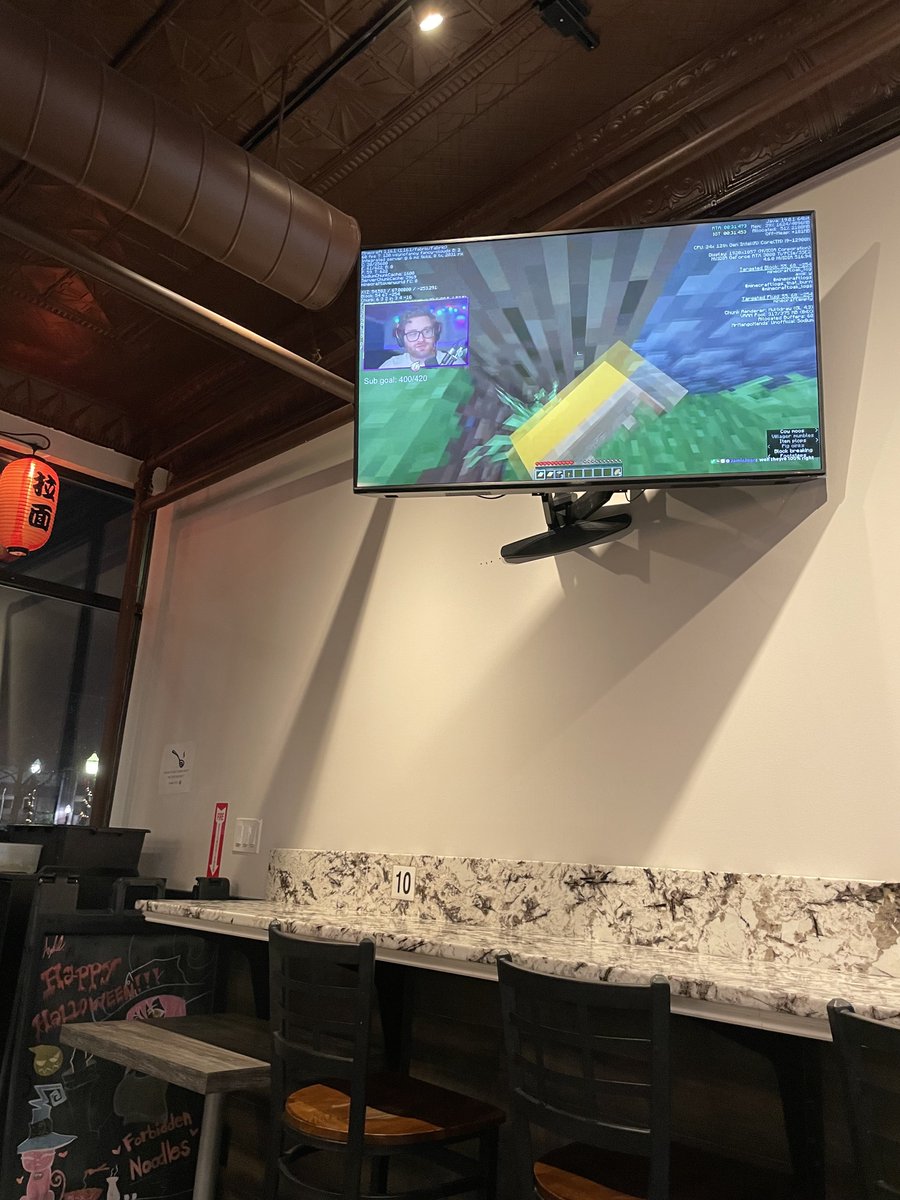 GradyTTV's tweet photo. This might be the most interesting thing that's happened in my streaming career...

A Ramen restaurant had me on the TV while people were dining???? You guys okay??? 🤣🤣

Anyways, I'll get a large tonkotsu ramen 👀 https://t.co/0rvZPfe7qs