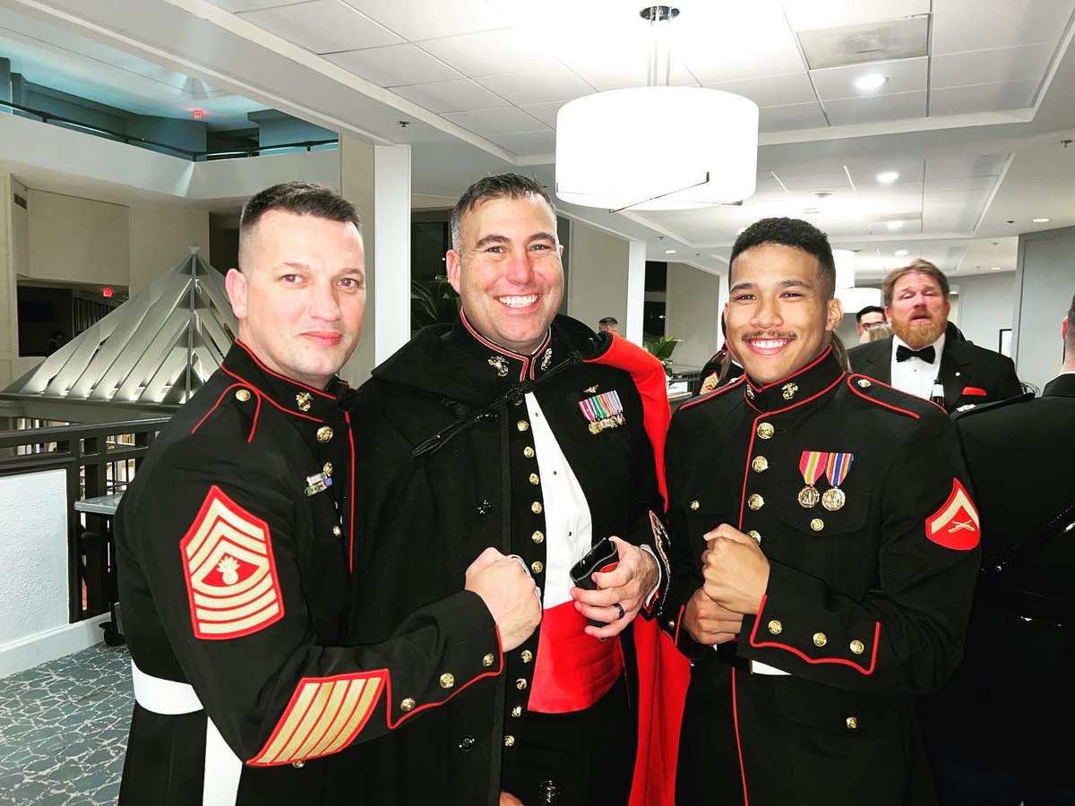 MalcolmLin10's tweet photo. Ballin! #marinecorpsball 🎂🎊 https://t.co/m5JUDAWgwl