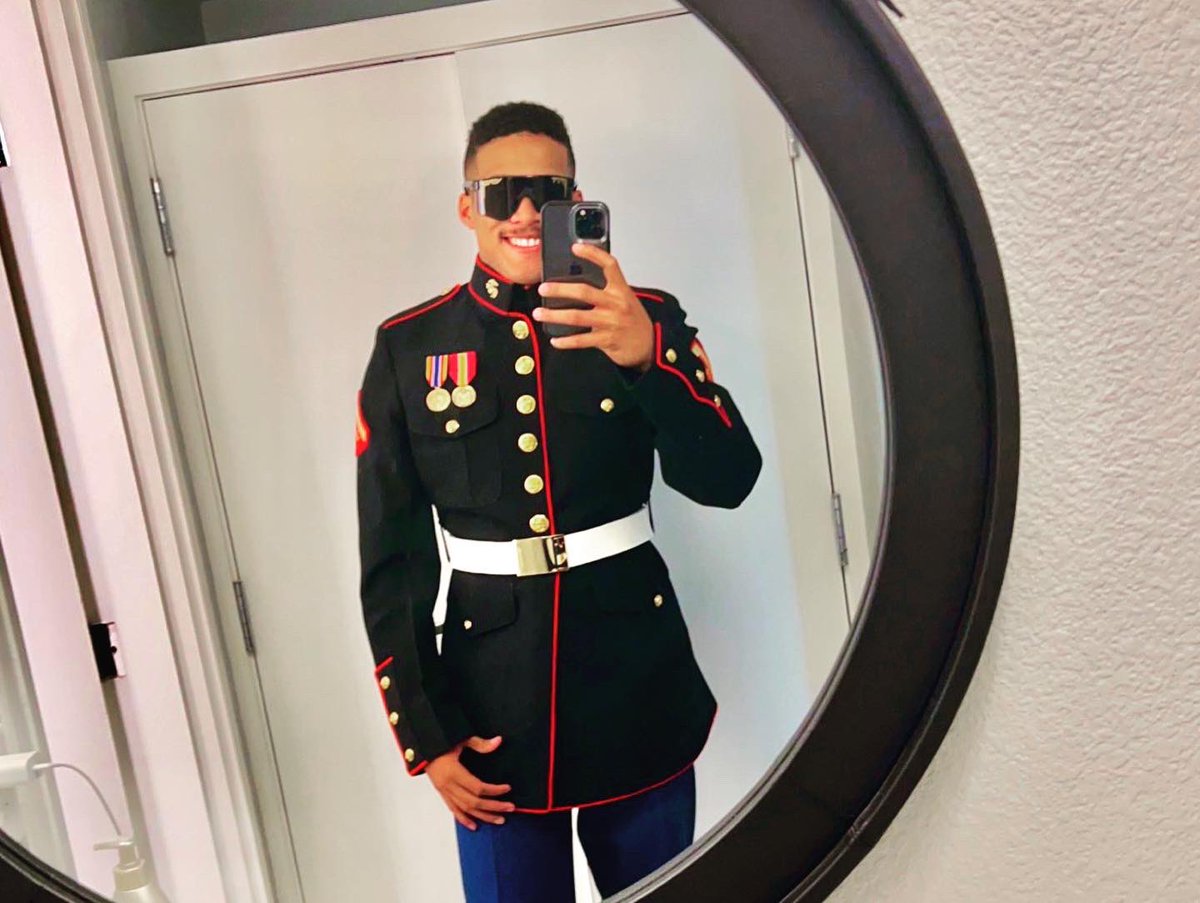 MalcolmLin10's tweet photo. Ballin! #marinecorpsball 🎂🎊 https://t.co/m5JUDAWgwl