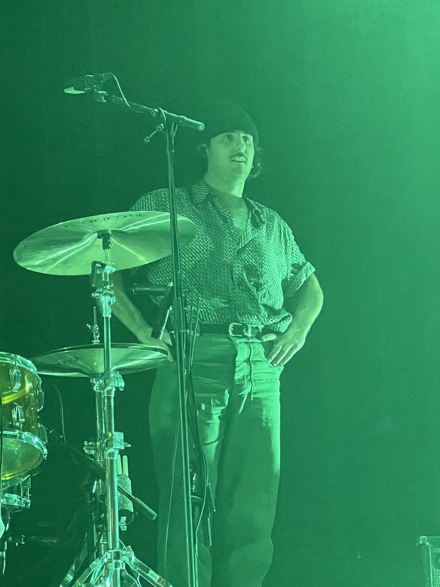 TH1CCSKULL's tweet image. not zac looking like somebody’s dad bc they had to stop the show during pool