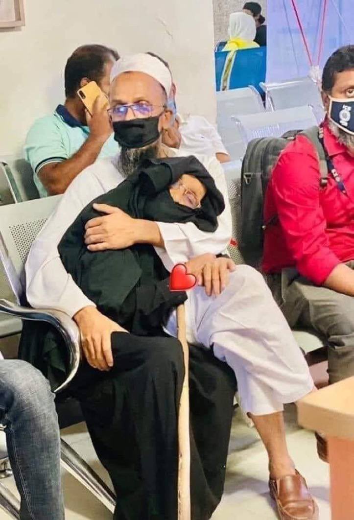 heeury's tweet image. "نامي وخلّي كل همٍّ عليّا"