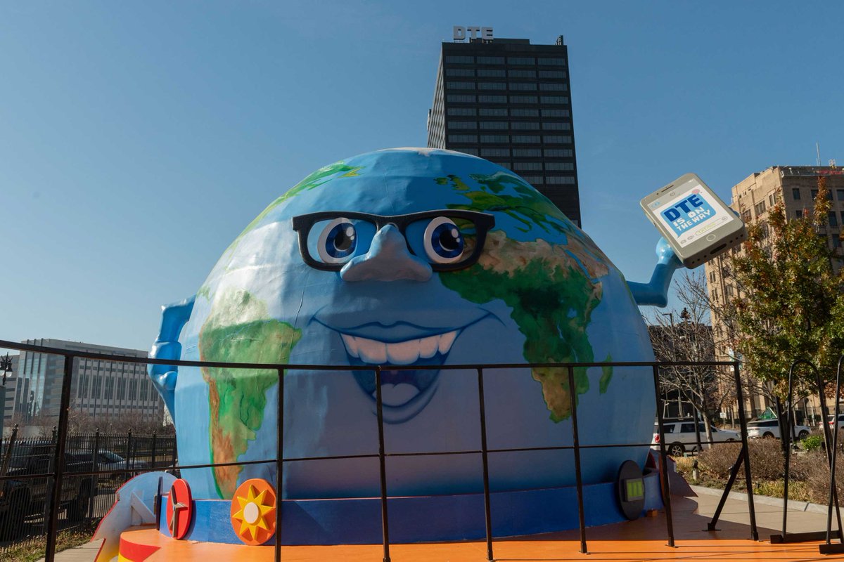 DTE_Energy's tweet photo. For nearly 40 years, the DTE Foundation has partnered with @ParadeCo to create hallmark events for the community. Today, we premiered our "Best IN the world, best FOR the world" float for all to enjoy and celebrate during one of Detroit’s most treasured events. #DetroitParade https://t.co/o14XmwFrU7