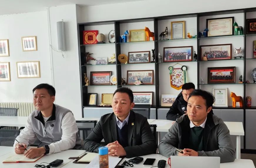 CRAchinaracing's tweet photo. On November 16, the China Horse Industry Association (CHIA) and the Japan Association for International Racing and Stud Book(JAIRS) held an online meeting to discuss further cooperation. https://t.co/lpZdxgIAP4
