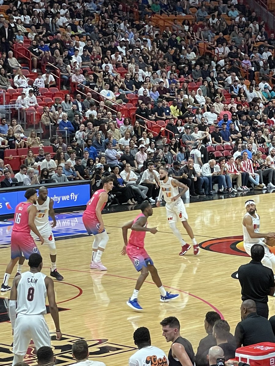 AndrewYang's tweet photo. Took in the Heat game with the boys and ran into @D_Bo20 😀🏀 https://t.co/b5Ugl0DmAu