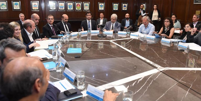 ComunicaneaOk's tweet photo. Participan funcionarios y representantes de asociaciones de defensa del consumidor. Seguirá la evolución de los valores de las cadenas de producción. Polémica por la agenda de trabajo.

El secretario de Comercio, Matías Tombolini, fue este martes el

https://t.co/49IfB7Toua https://t.co/VL6pQgewTQ