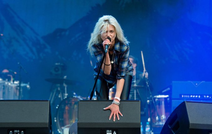 Also want to wish happy birthday today to Alison Mosshart of The Kills! 