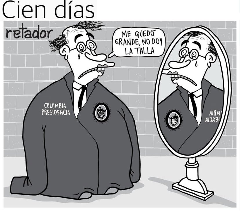 SegundoLaVerdad's tweet photo. A Petro le quedo grande el traje y el cargo. #Colombia https://t.co/7oTl74LPEz