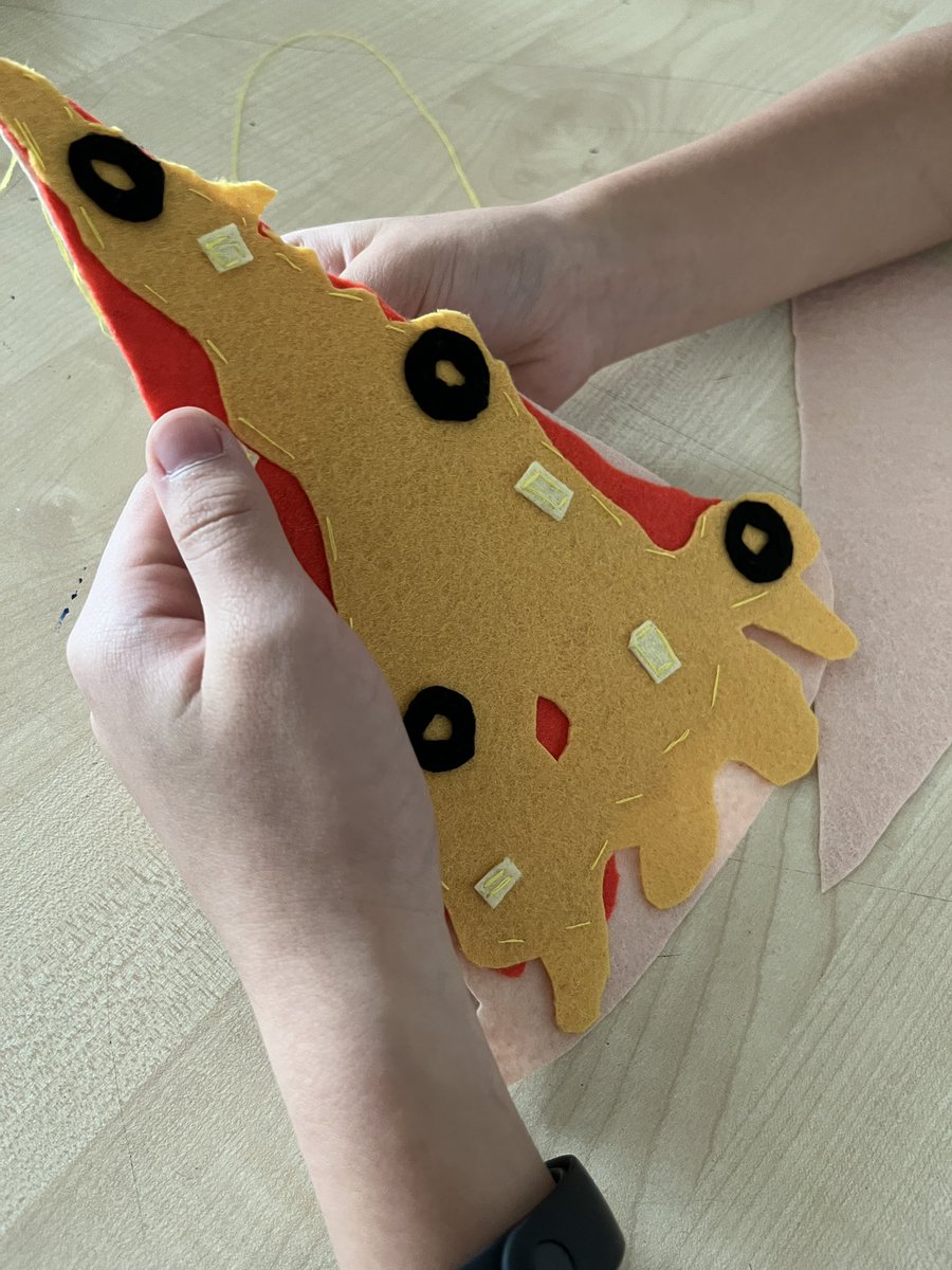 CharleenCreates's tweet photo. Obsessed with this yr8 project students are doing in class with @JessopGemma #HELPISKL #his_learning https://t.co/nF9RcJkbo6