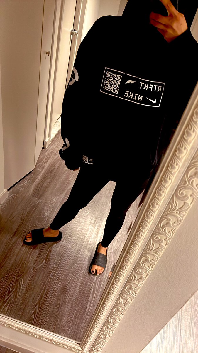am099330's tweet photo. And its HERE! Finallllly😍 absolutely loving it (bonus: its soft like butter)❤️
@Zaptio @RTFKT 
#RTFKT #rtfktnike #RTFKTcreators #monolith https://t.co/2IrQzjTBdl