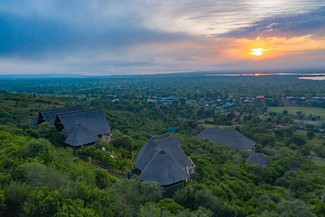 kikorongolodge's tweet photo. A little something to add to your bookmarks for when the Christmas bonuses start flying in 😉 

Check next tweet in the thread for our Christmas season offers.

Call +256 789 390 350 or book via bookings@kikorongosafarilodge.com  

#Kikorongo 
#ExploreUganda https://t.co/IyQzpyvGvj