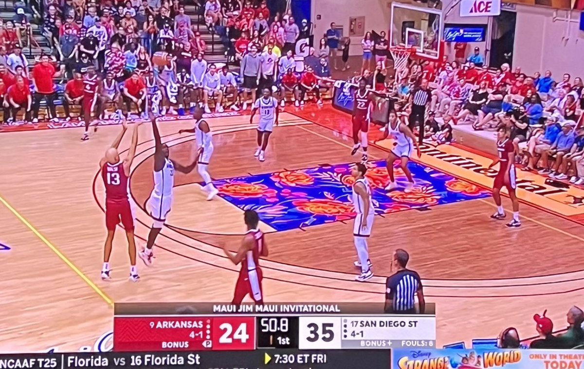 ChoateMason's tweet photo. This was ruled a shot clock violation on Arkansas. I just don't really get it at this point. https://t.co/rhnjUX6guK