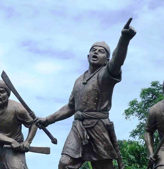 DibruUniv's tweet photo. Remembering the bravery and valour of Bir #LachitBarphukan on the occasion of the 400th birth anniversary of this legendary war hero of Assam, one of the greatest in India. 
#LachitDivas https://t.co/y5YMyonOe7