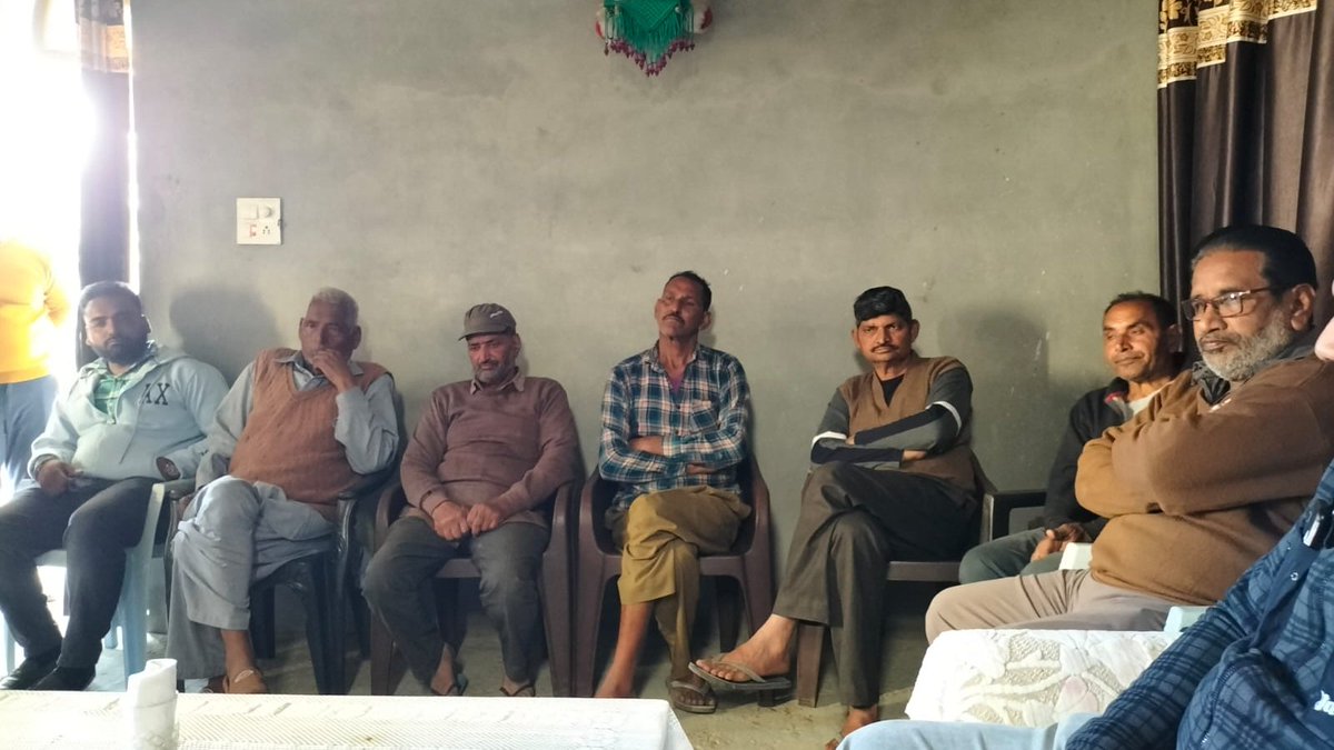 NimbusPipesLtd's tweet photo. Awareness initiatives: Prabhpreet Singh, Manager Punjab, sharing knowledge about use and benefits of #MicroIrrigation technologies with #farmers of #Punjab #nimbuspipeslimited #PDMC #jaljeevanmission #PAU #PEPipes #DWSC #agriculture #Horticulture @PravinLath @ArvindKPathak16 https://t.co/z3D7szHHFW