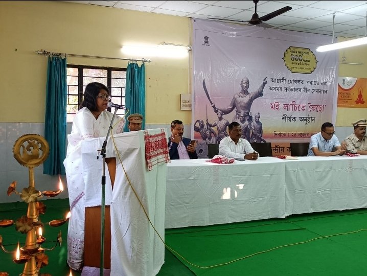 sharma_barnali's tweet photo. Offered tributes to Mahabir  #LachitBarphukan on the occasion of his 400th Birth Anniversary at Central Jail, #Guwahati.
A weeklong  program is being organized in all 31 Prisons of #Assam. https://t.co/PuWQsMQcSN