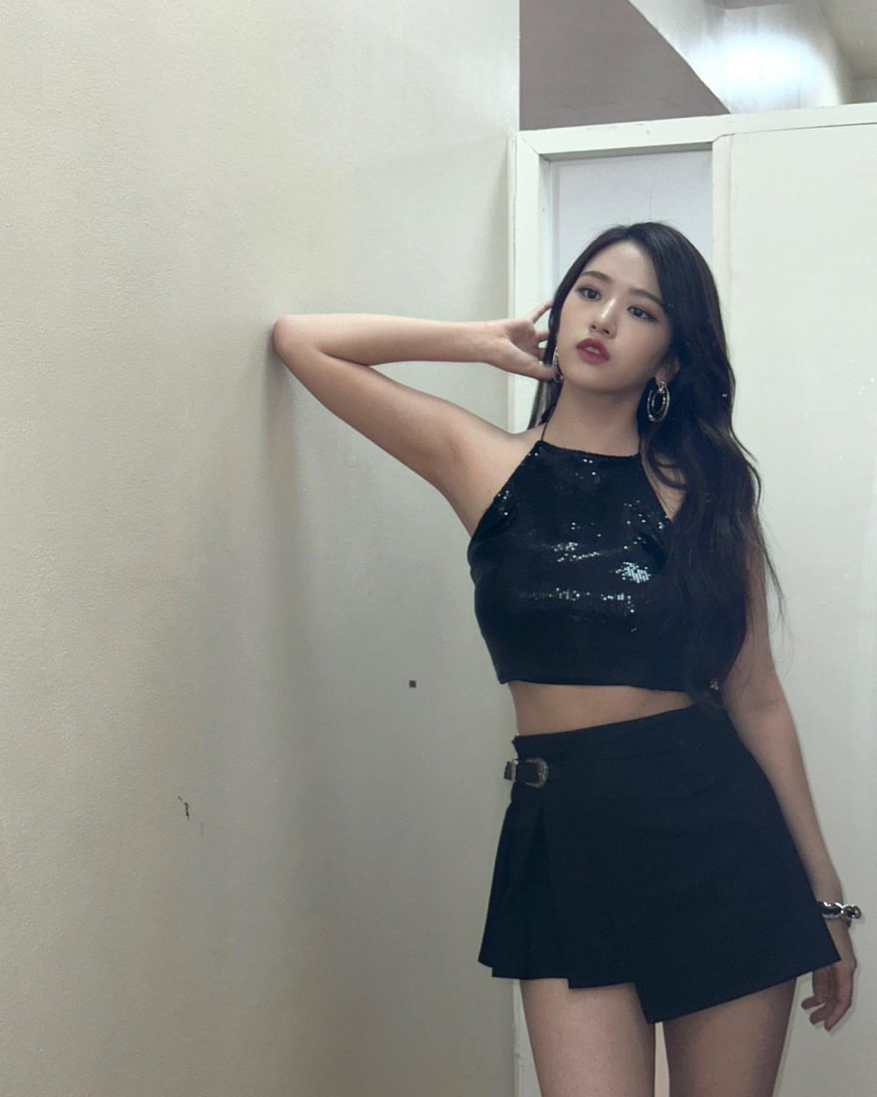 ggom_ma's tweet photo. 진짜 '미녀' 다......... 이게 그림이 아니라고..? https://t.co/rDqH1oD73J